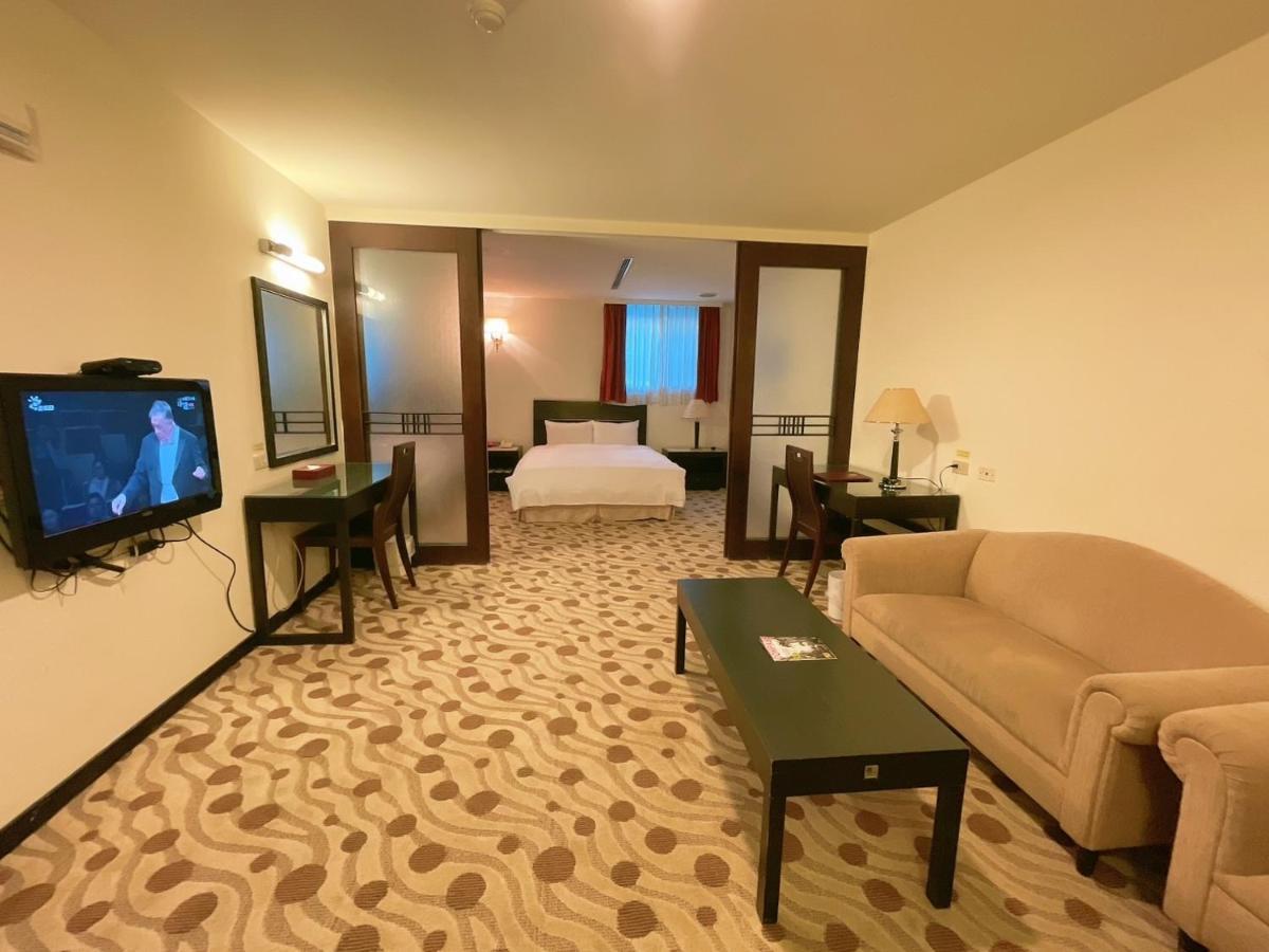 Herkang Hotel Тайчжун Экстерьер фото