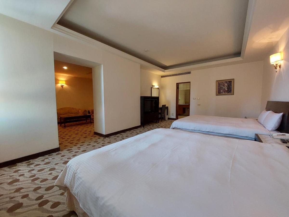 Herkang Hotel Тайчжун Экстерьер фото