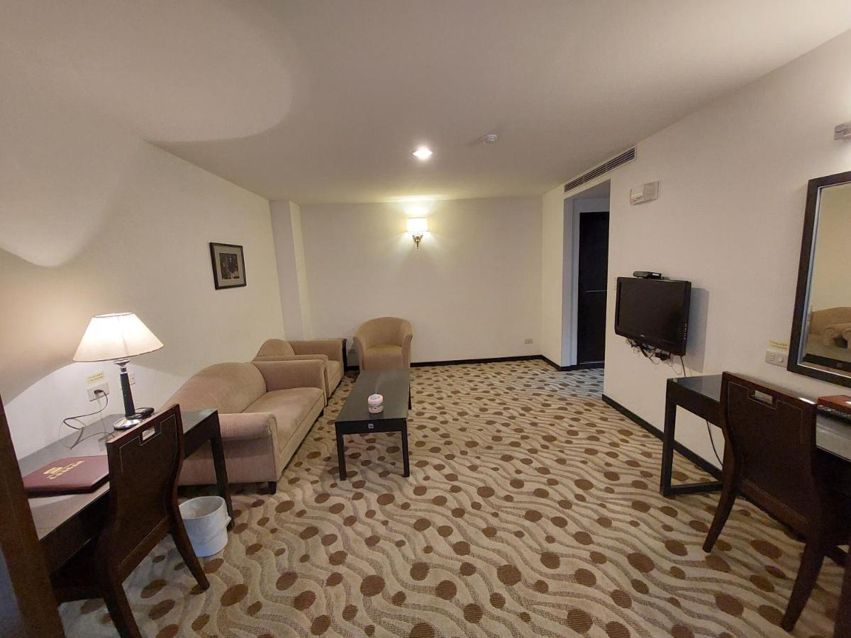 Herkang Hotel Тайчжун Экстерьер фото