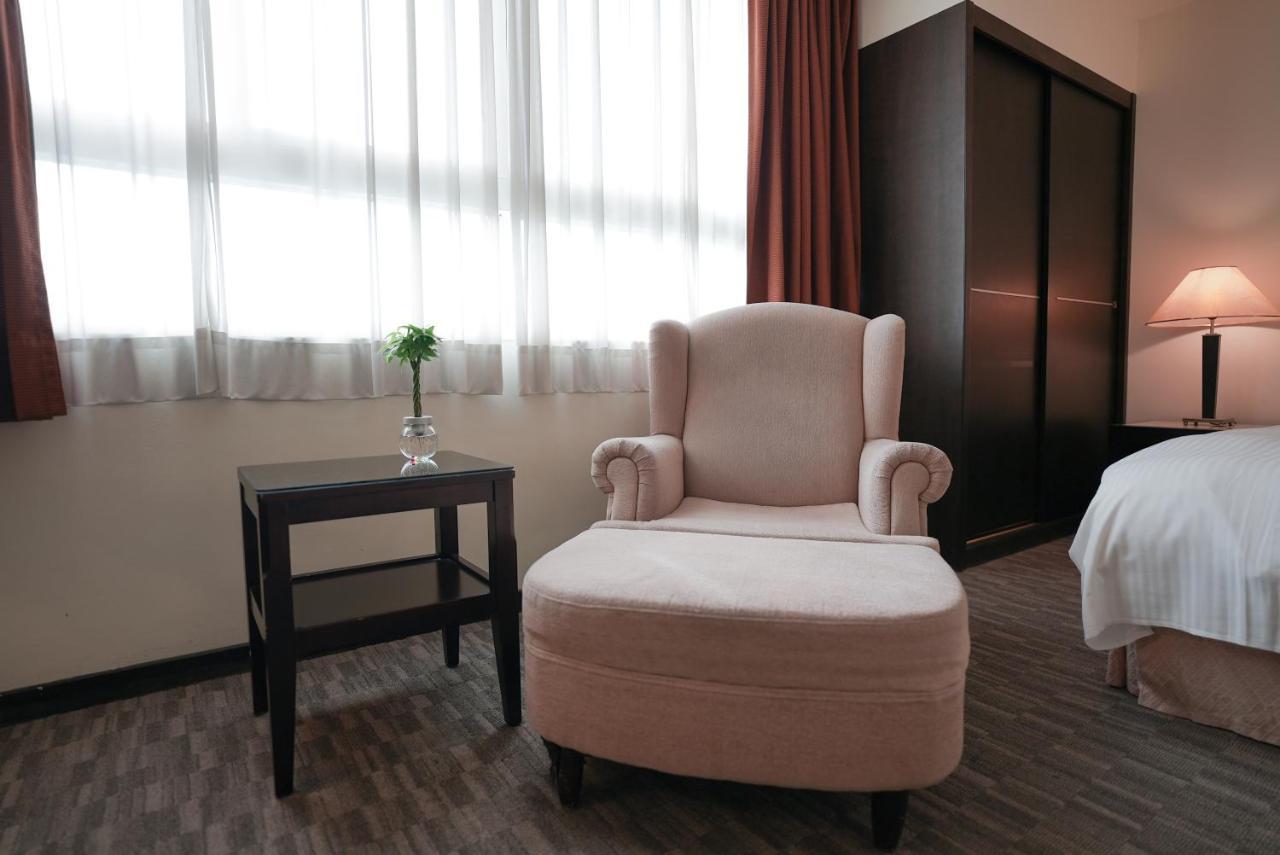 Herkang Hotel Тайчжун Экстерьер фото
