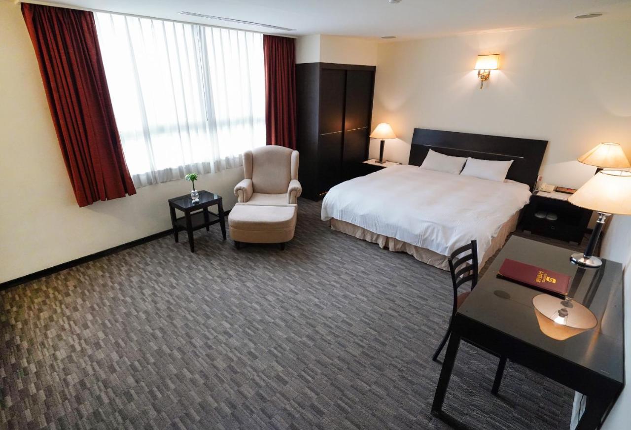 Herkang Hotel Тайчжун Экстерьер фото
