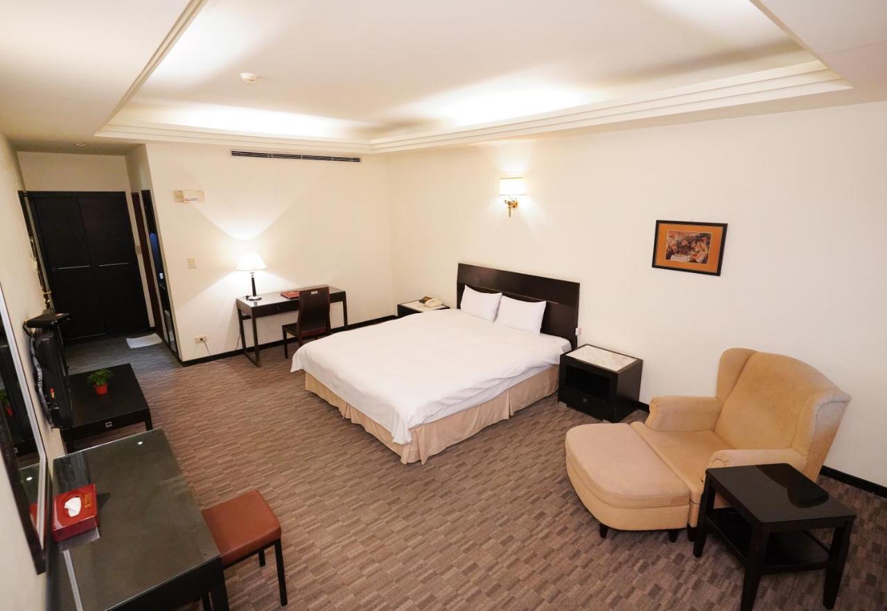 Herkang Hotel Тайчжун Экстерьер фото