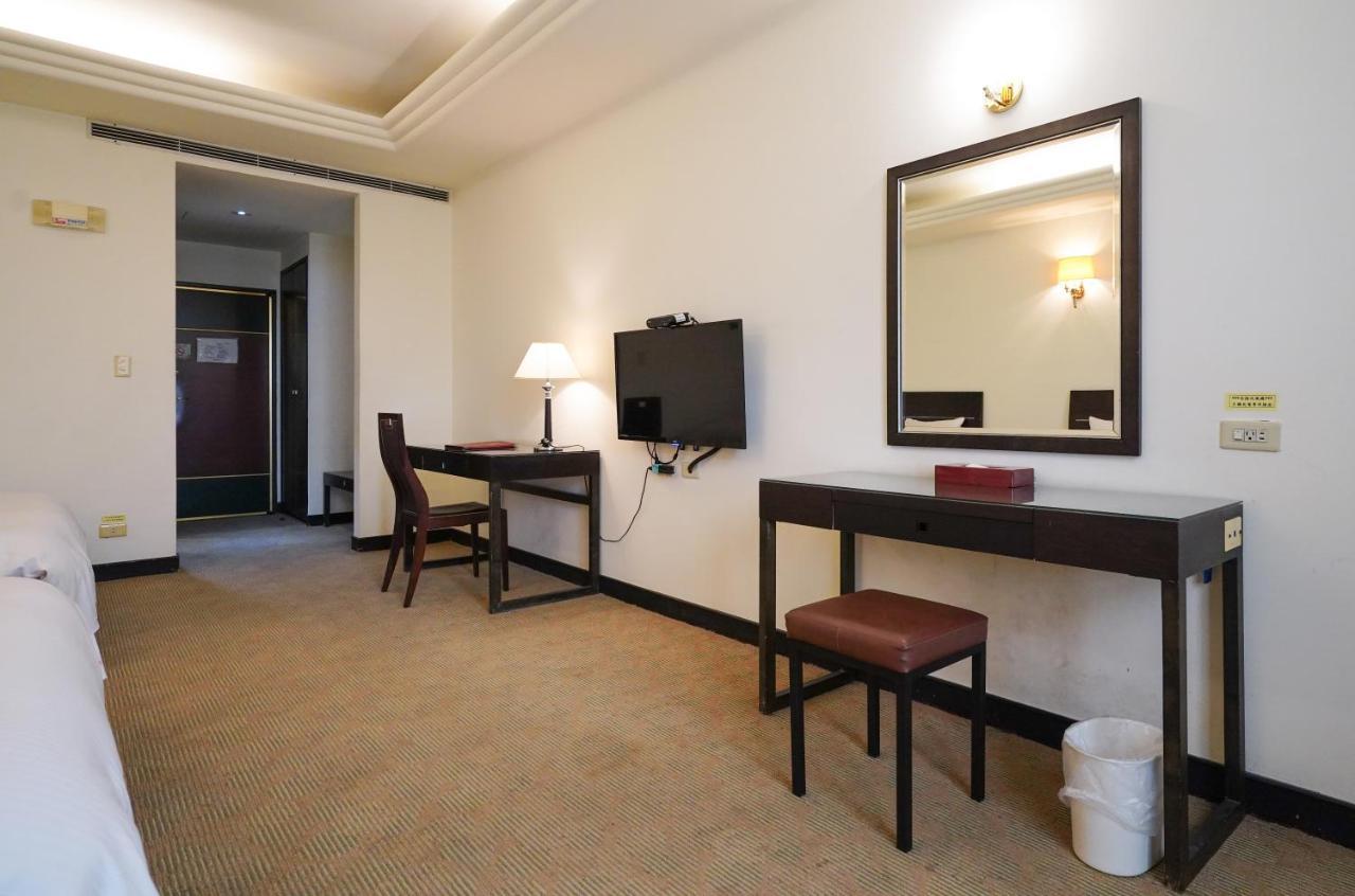 Herkang Hotel Тайчжун Экстерьер фото