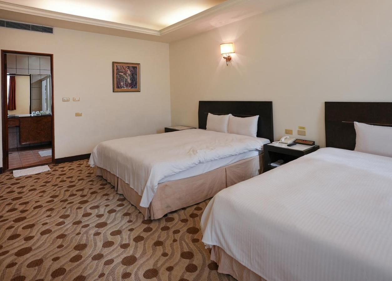 Herkang Hotel Тайчжун Экстерьер фото