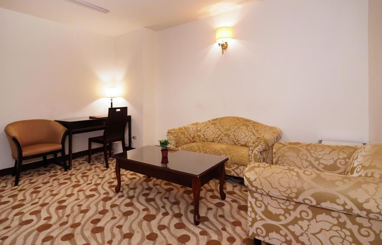Herkang Hotel Тайчжун Экстерьер фото
