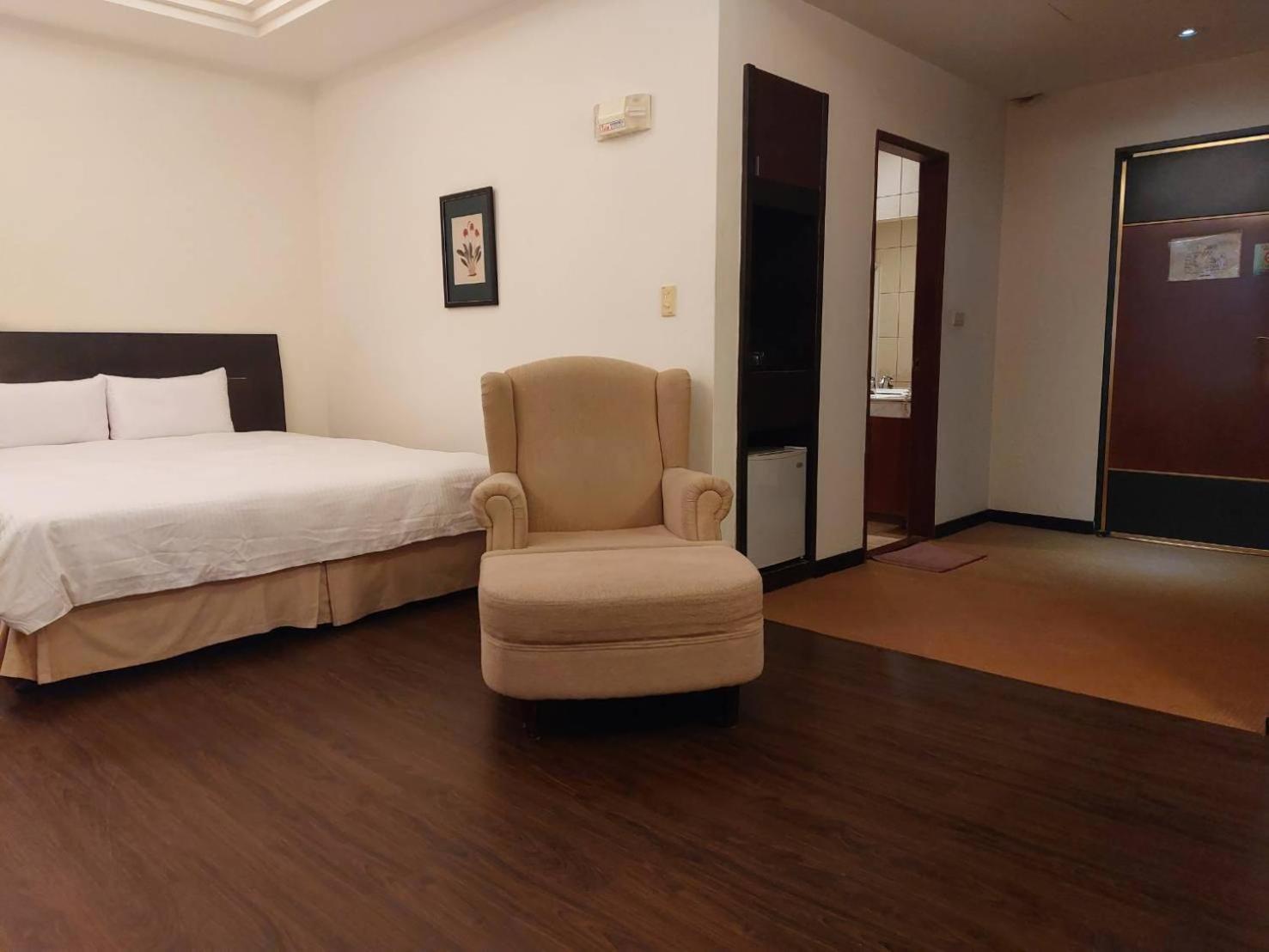 Herkang Hotel Тайчжун Экстерьер фото