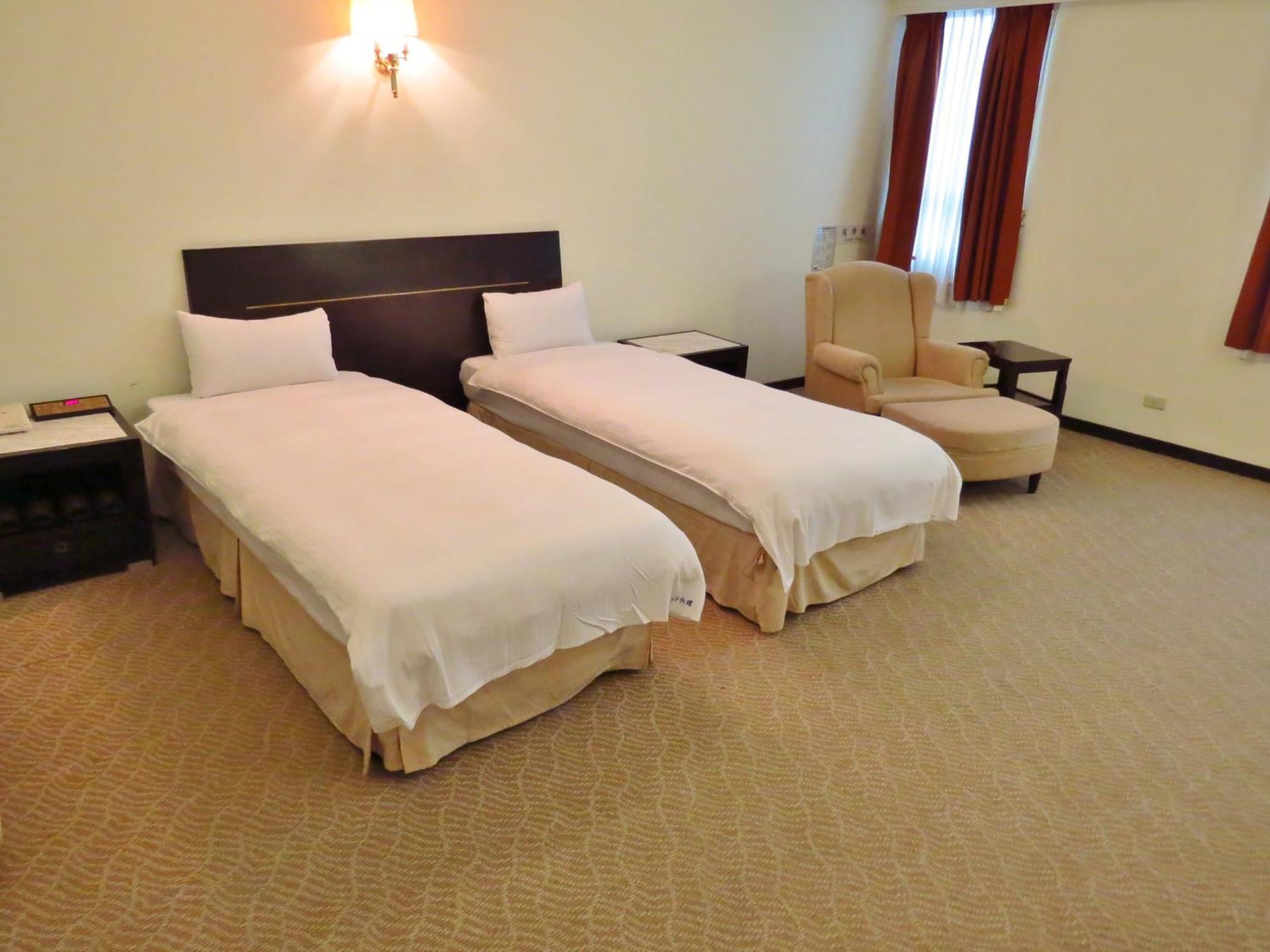 Herkang Hotel Тайчжун Экстерьер фото